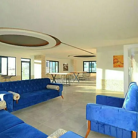 Platinum Apartment *